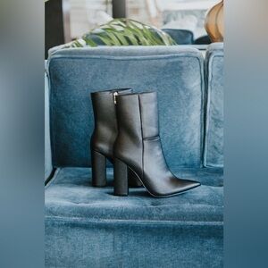 BNWOT lulus healed boots